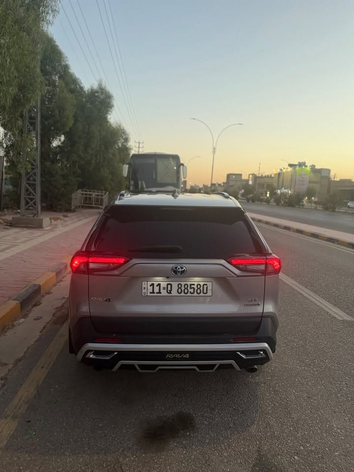 راف فور xle 2022
سيارة فول مواصفات فئة xle
نقطة عمياء 
رادار
بصمة
فتحة
تبريد قطعتين
تحكم ستيرن
3 أنظمة قياده ايكو نورمال سبورت
سيارة نضيفة بمعنى الكلمة
سويتله قبل فترة حداديه 
گصيته من امريكا على ايدي 
حادثه كلش مرتب حافه جاملغ وبنيد بدون ايرباك بدون دواخل بيه بارد على كد 4 اصباع دون قطره صبغ 
ماشية 75 الف كيلوا متر 
سعره 216وبيه مجال بسيط 
مكانه النجف

***********
