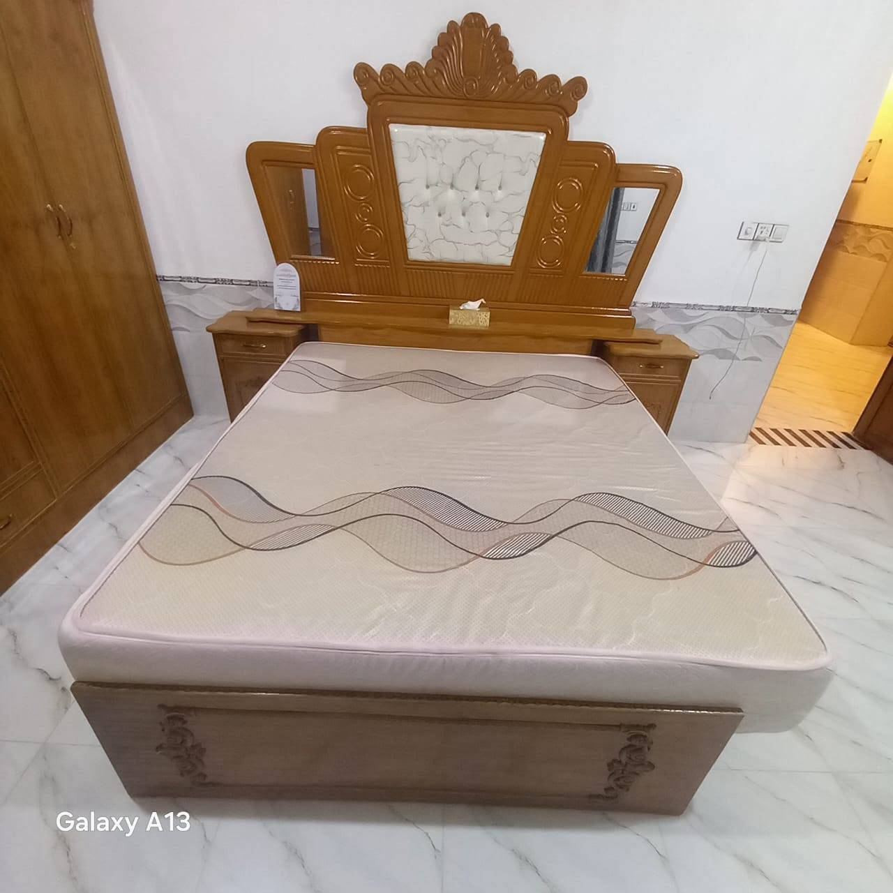 دوشگ للبيع بسعر مناسب /واتساب/***********

نص مكتوب في الصور:
- Galaxy A13