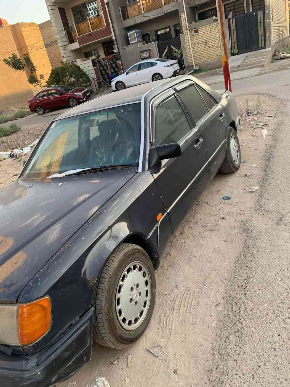 مارسدس دب موديل ١٩٨٨ محدثه ١٩٩٢ كير و محرك بطه 3000 عليها تخم تايرات جدد تبريدها شغال ثلج  دواخل نظيفه كشنات جدد السعر 65
مكان بغداد تاجيات قرب جسر دوار
***********
