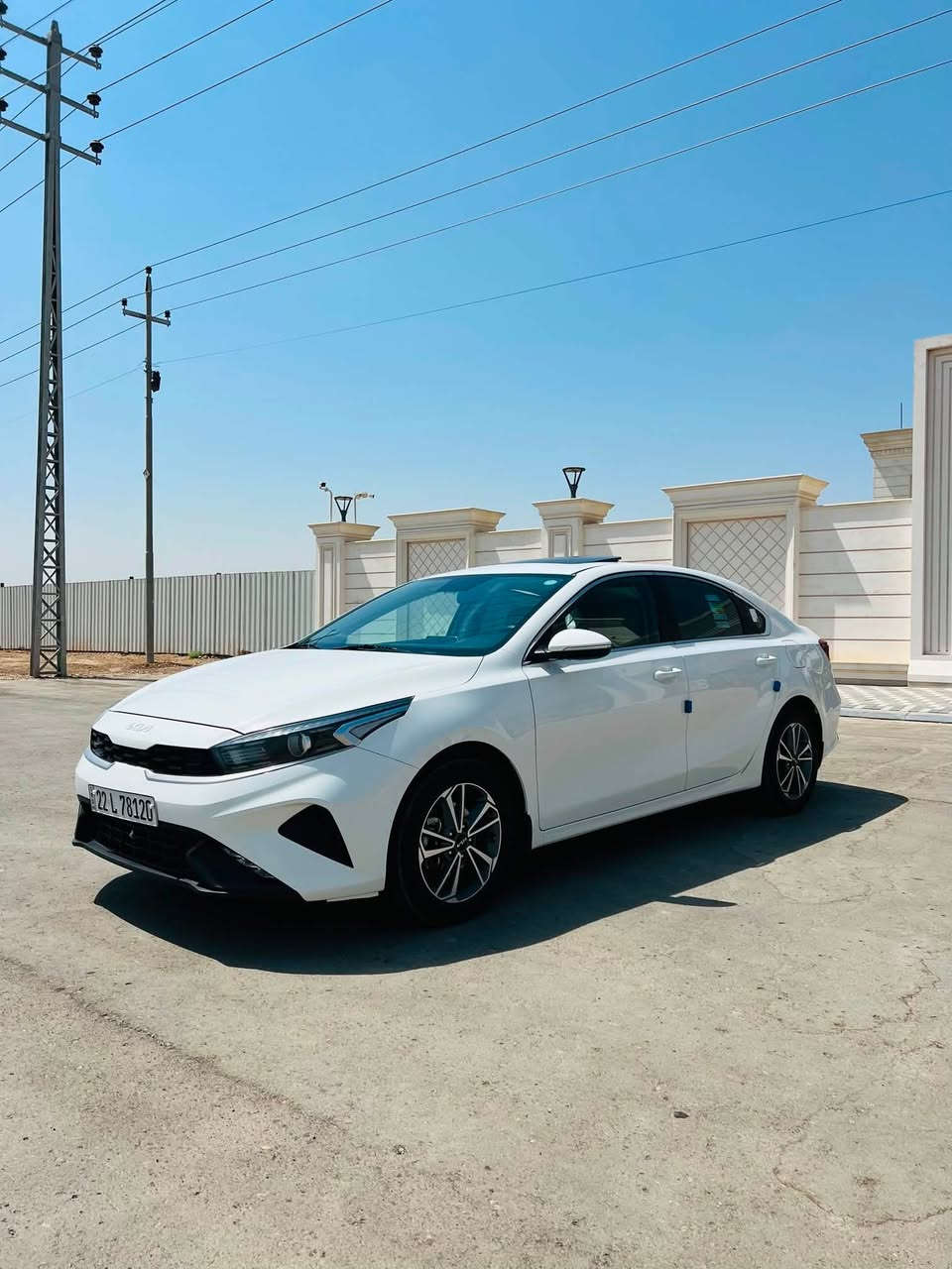 السلام عليكم ورحمة الله وبركاته 

🚘 للبيع – كيا سيراتو موديل 2023

✨ المواصفات:
• محرك 2000 
• فتحة سقف 🌤️
• حساسات خلفية
• كاميرا خلفية 📷
• ويل كروم ✨
• شاشة
• السيارة بحالة ممتازة جداً ونظيفة
• ⁠مري شفط 
• مكفولة بكفالة عامة ✅

💰 السعر: 177

📞 للاستفسار والتواصل:
***********
