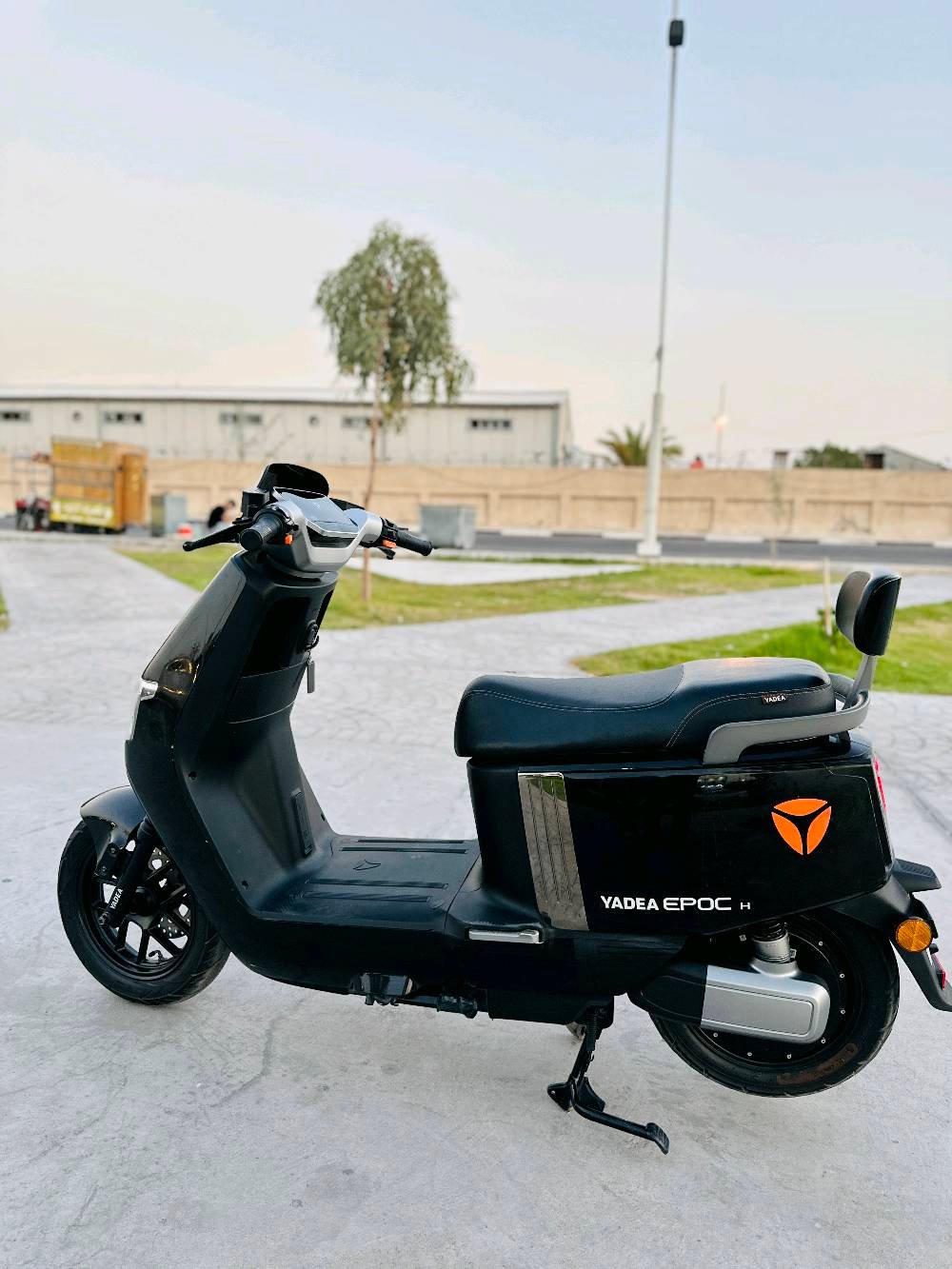 دراجة ايبوك من شركة ياديه شحن للبيع في البصرة 2026

فوول مواصفات  
تنباع بدون بطاريات لئن بطارياته طايحات
 الكشن طبي 
 ضد الماء 
شاشة ديجتال 
السرعة القصوى 70حقيقي 
تشغيل بصمه وسويجين  
 كهربائيات كلهن شغالة
لايت عالي وناصي 
هورن وأشاير يمنى ويسرى 
 شحن سريع شاحنة اصلية 
 نضام ال P توقف الدراجة  
 نضام مثبت سرعه
 الملف 3000 w حقيقي 
 نضام حساسات جانبية وخلفية 
مانع للسرقة 
 صندوق كبير داخلي
 غراضهة شاحنة الاصليه
رايدهة 700 وبيهة مجال بسيط دراجه كلش نضيفه وجديده
العنوان : البصرة :
الرقم : ***********