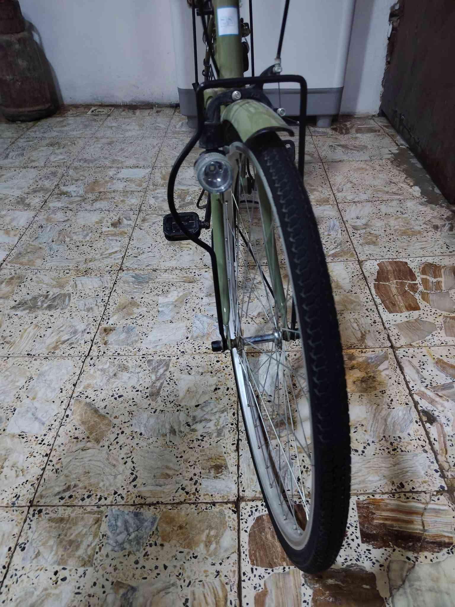 السلام عليكم باسكل بطه حجم 26 باسكل جديد قبل اسبوع اشتريته زيرو كربلاء حي الامامين سعر 120 وبي مجال لشراي واتساب فقط ***********
