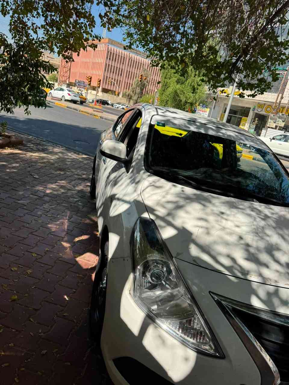 سلام عليكم
نسيان صني هندي ام بليته الزركه موديل 2019 
جاهزه من كلشي ماشيه 320244 كم 
جانت يم واحد يشتغل تكسي بيه واشتريته منه 
مابيه ضربه فقط باب وجاملغ عكس السايق صبغ اثر شخوط 
السعر 85 ورقه وبيه مجال جماعة ال 79 وجوه لتخابرني رجاء 
***********
