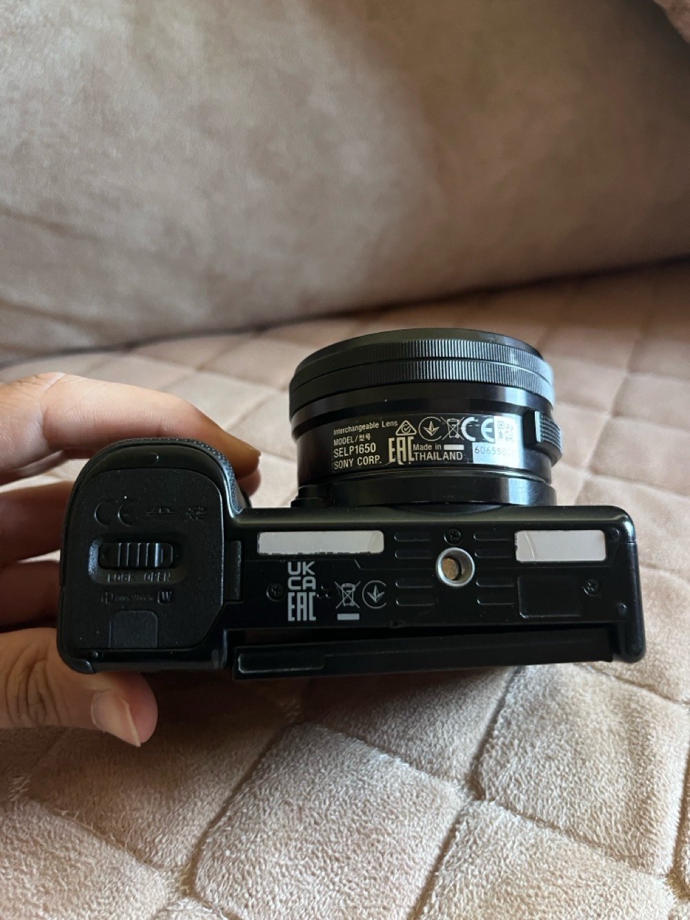 للبيع — كاميرا Sony ZV-E10

🎥 Sony ZV-E10
حالة ممتازة ونظيفة جدًا ✨

المواصفات:

* 📷 24.2MP APS-C
* 🎬 تصوير 4K
* 🎞️ 4K 30fps
* ⚡ Autofocus سريع ودقيق
* 🔄 شاشة متحركة
* 🎙️ مدخل مايكروفون
* 📡 Wi-Fi + Bluetooth

الملحقات عدستها اصليه حزام الكامره علبة الكامره 3 بطاريات وشاحنه 
شترها 25 واي ضرر مابيها مكفوله فوله  
سبب البيع تطوير معدات
محافظتي بابل  
بيها مجال بسيط