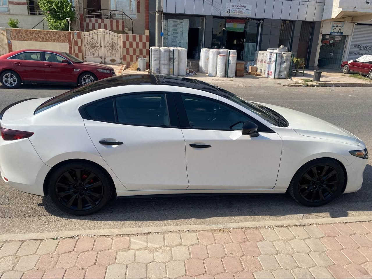 Mazda 3 2023 sedan,preferred sport
مەکینەی ٢.٥ بێ تۆربۆ و بێ دەبل ئەکسل مەرخوبە
پێش و پشتی کەپسە ،٤ پارچە و سەقفی سبوخە بە سبوخ عام دەیفرۆشرێ 
مواسەفات،بەسمە،سلایت،ئۆتۆ هوڵد،کوشن هیتەر،کوشن خەزن و جلد،ئۆتۆ لیت ئۆتۆ فلچە،کامیرە و ڕادار کامل،خەتی جادە  زۆر مواسەفاتی تر
سەیارەکە ٣٠ هەزار کم ڕۆیشتیە
ڕقم شانسی :3MZBPACM8PM374515
رقم تەلەفۆن:***********
سعر:108$ أربيل, العراق

