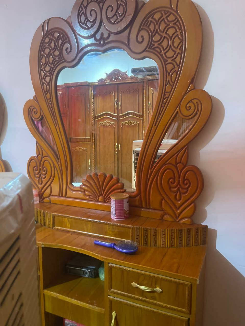 ملاحضه (اني مجرد وسيط راسل ع الرقم وتعرف السعر والتفاصيل) 
السلام عليكم ادمن اقبل 
غرفه نوم عراقيه استخدام قليل 
للتواصل واتساب ‏‪***********‬‏
