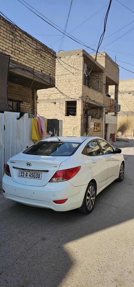السلام عليكم بيع او مراوس 
 اكسنت ٢٠١٤ خليجي بسمي
منضومة تبريد جديده
ماشيه ٩٣ الف جاملغ خلفي صبغ 
الباب الخلفي  والبنيد مبدل 
محرك ١٦٠٠ 
السعر ٨٥وبيها مجال  بسيط 
مكان السياره بغداد الشعله 
الاستفسار ***********
