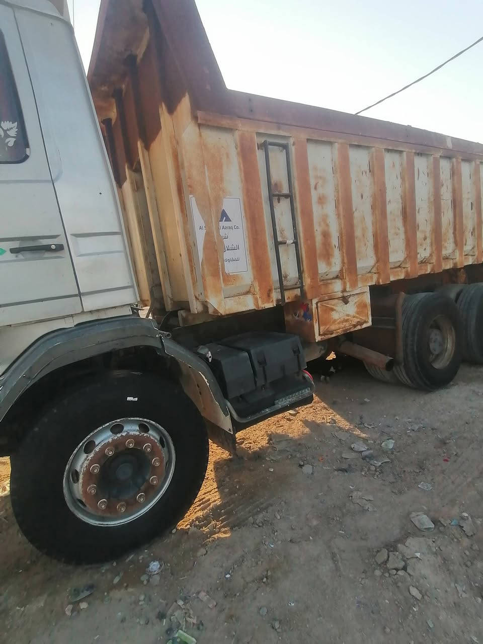 سكانيا ١١٣ محرك ١٢ ونص
كير ٩٠٠ رقم بصره ألماني تحويل مباشر

مجموعه كتر ١٩ تبريد بلادي شغال

بدي جديد السياره جاهزه للعمل

*********** البصره الزبير

السياره بيهه تطواله من السمجه

السعر دفترين
