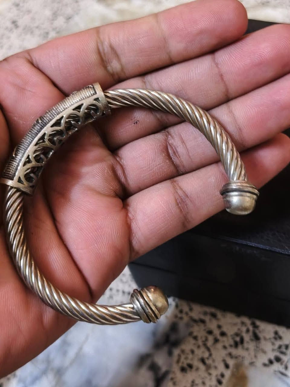 سوارات حديد  وزن ثقيل السعر القطعة 10 وتساب ***********
