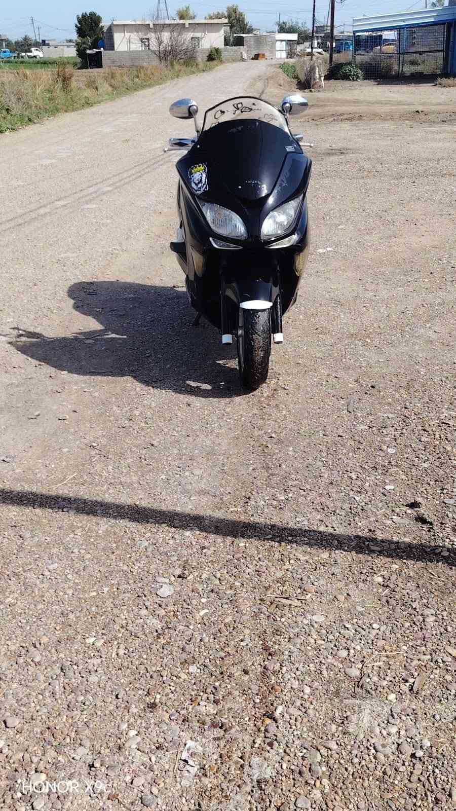 فورزه ٠٩ مكينه مكفوله كير ملغي دراجه حلوه بيهه فقط كلج خلفي تعبان سعر٨٠٠ مكان شعله
***********

نص مكتوب في الصور:
- HONOR X9c