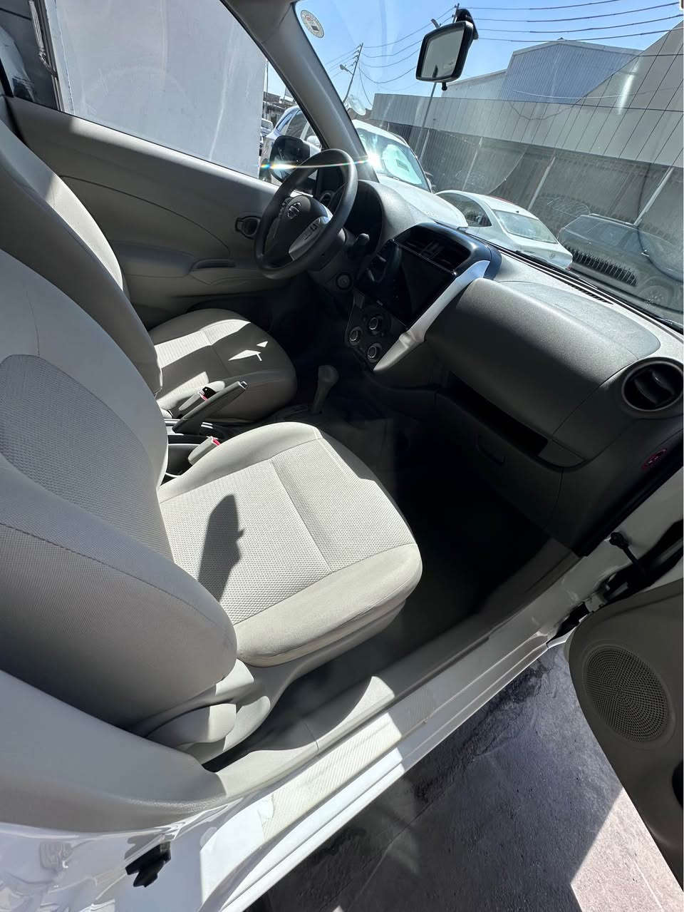 نيسان سني 24كفاله عامه ضربه صبغ 
ماشيه ٢٢الف هندي
ستفسار *********** البصرة, العراق
