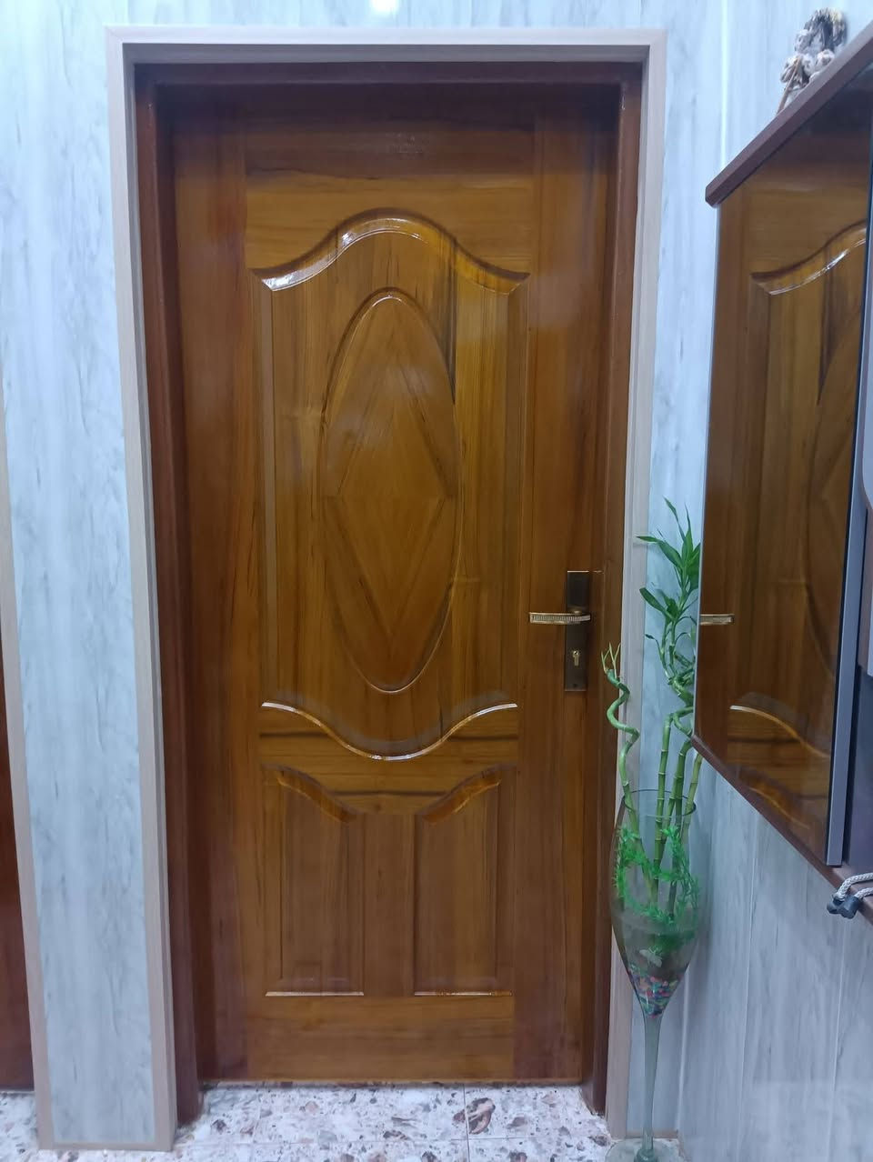 ابواب خشب تفصال حسب الطلب الخالص حي الجنود ***********

