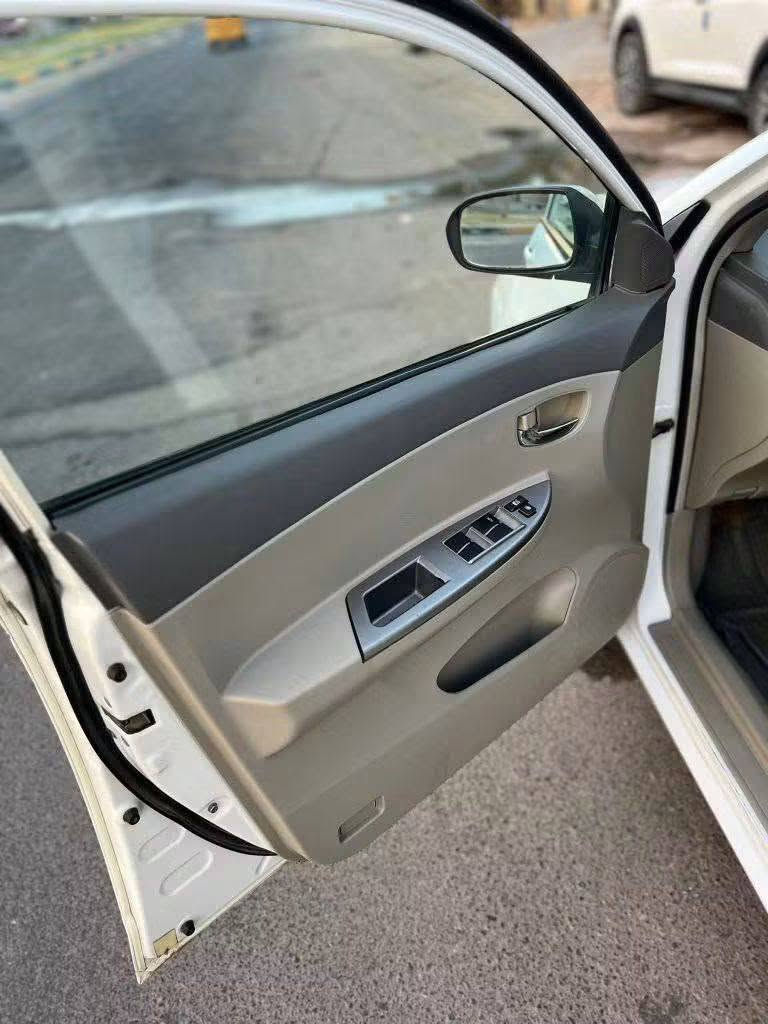 BYD 2013 بۆفرۆشتن زۆر بێعەیبە                               چوار تایەی لۆکی لەژێرە                                                 تەبرید لەسەر سوچ                                                         گێڕ و مەکینەی بەشەرت                                                 سەیارەکە تابڵێی جوانە                                                   کامل جایز بەشەرتی هەموو شتێک ئەی فرۆشین                شاشەیە حاسەیە                                                           تکایە گەر مووشتەری نیت سەرمان مەیەشێنە                     سعرەکەشی تەنها 38گەڵا                                                         ژمارەی تەلەفون ***********
