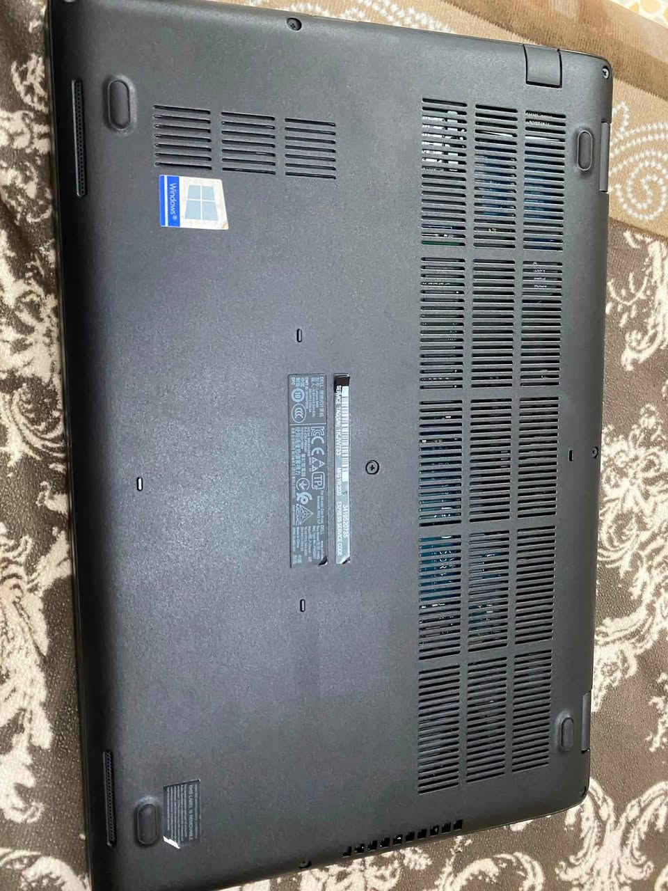 لابتوب ديل
كور i 5 الجيل 8 

ذاكره 256 رام 8  كارت شاشه داخلي 

شاشه لمس  

مذخل شحن يوسبي 

مداخل شغاله 

 توصل وتساب فقط 

***********وتساب فقط
