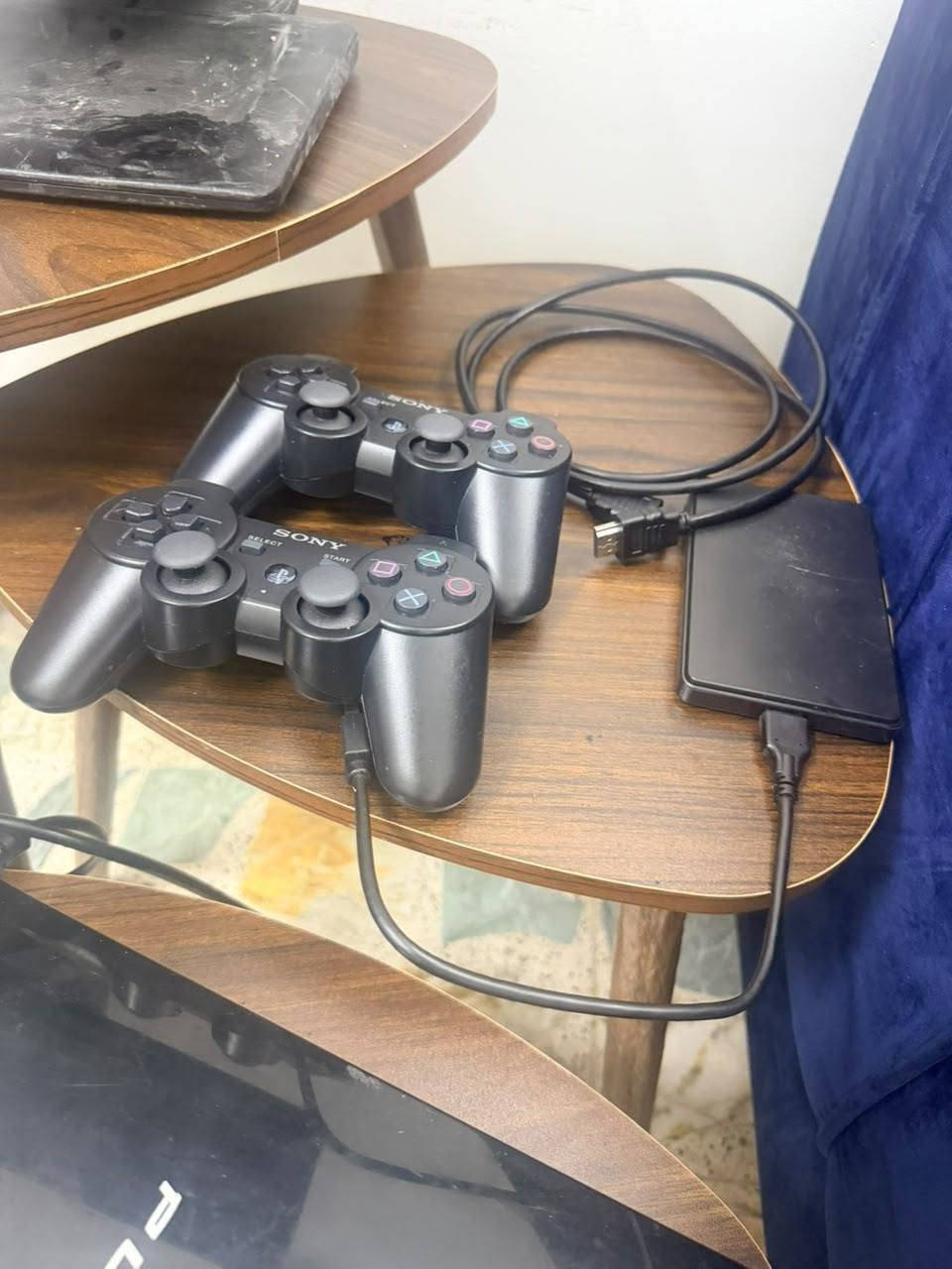 السلام عليكم
للبيع جهاز بلي 3 (PS3) فات ياباني مهكر جاهز للعب 🎮

​النظام:  ياباني أصلي معدل تهكير كامل CFW (مو HEN)، يعني التهكير دائمي وشغال 100% ويشغل كل الألعاب من الهارد الداخلي والخارجي .
​الملحقات:
جوستك عدد 2شغالين بدون مشاكل.
منافذ UBS 2
هارد خارجي بيه هواي العاب قويه 
1- God of war 
2- resident evil 5 ،6 
3- GTA V
 4- RRD(  game of the year )
5- last of us
​كل الوايرات مالته كامله وجديده تجيك جاهزه  ويه الجهاز. 
​الحالة: الجهاز شغّال ونظيف تشغله وتلعب مباشرة .
​السعر: 80 ألف دينار قفل 

شاشة HP  دقتها  HD 720 بمدخل VGA (بدون واير الـ VGA) سعرها  وحدها 25 ألف قفل

ملاحضة اذا تاخذهن سويه البلي والشاشة تاخذهن 95 ألف
​للتواصل والاستفسار: [  *********** ]
او راسلني خاص

العنوان بغداد العامرية
