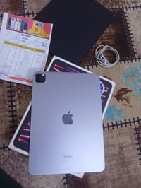 ايباد ١١ برو • ١٢٨ • نضافه