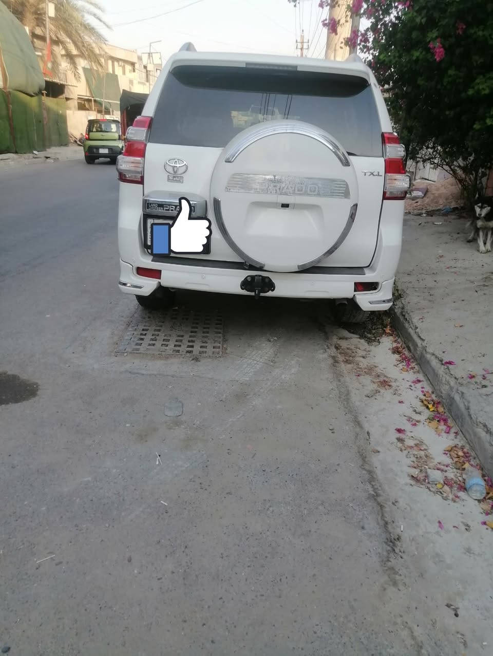 سلام عليكم برادو للبيع موديل ١٣ محدث١٧ txlفول مواصفات فتحة بصمة كشنات كهرباء وجلد تبريد ٣ قطع بدون قطرة صبغ سيارة كاملة مكملة محرك مكفول كفالة عامة رقم بغداد تحويل ثاني يوم سيارة بسمي اي طخة او ضربة مابيها مال بيت الله شاهد تجي وتشوف بعينك ماشية ١٨٩ الف سعرها 255 وبيها مجال قليل للاستفسار 

*********** واتساب او هاتف

نص مكتوب في الصور:
- الاثنين