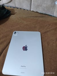 ايباد برو 11 • جيل 4