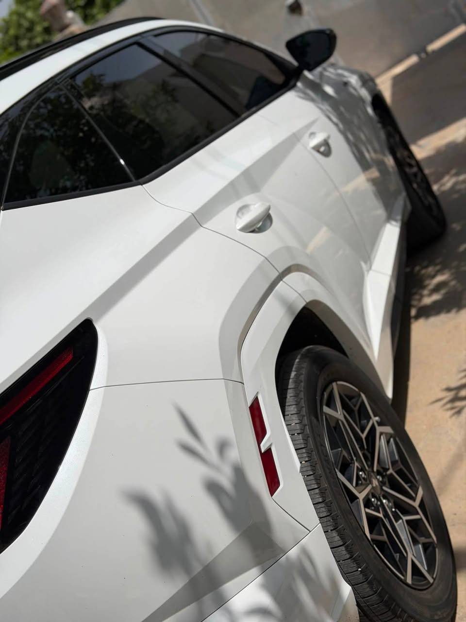 🚗 هونداي توسان هايبرد 2024 Nline 🚗  
فقط للي يدور حادث خفيف وسياره جديده ونظيفه 🔥

✅ كفاله عامه من الصبغ والتبديل  بدون دواخل كفاله شواصي ولغد
✅ البارد بسيط جداً بخشم البنيد فقط وغير مبين نهائياً شرط  
✅ تبديل دعاميه وتخم راديتر بلاد أصلي  
✅ جميع الغراض أصليه والسياره جاهزه من كل النواحي

🔹 مواصفات Nline 🔹  
✨ بنوراما  
✨ كشنات شامو Nline  
✨ رادارات 360  
✨ تحكمات مقود  
✨ Auto Hold  
✨ كير دكم  
✨ ماشيه 38 ألف ميل

📸 كما موضح بالصور

📍 المكان / بابل - الحله  
📞 ***********
