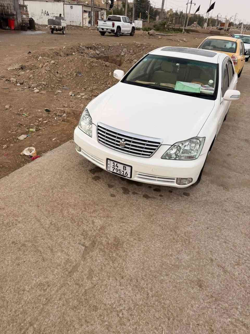 للأستفسار***********او***********
للبيع شاهينه  موديل 2004 شاصي 82 
رقم بصره تحويل ثاني يوم بأسمك  
❗السيارة جديدة طک كارتون ماشيه 80 الف
مكفوله كفاله عامه من كص وضربه  ورسميات والاصوليات .
المواصفات 👇🏻 
3 دكم 
فتحه سقف سلايت 
كير ومكينه وحدايده بالكارتون 
 
اربع كشنات كهرباء 
ستيرن كهرباء 
برده خلفيه كهرباء  
تبريد ثلج + تدفئه 
وبعد بيه اهواي موصفات
والسياره ما عايزها برغي كامله على اخر حبايه السعر 145 وبيه مجال مكانه ناصريه
