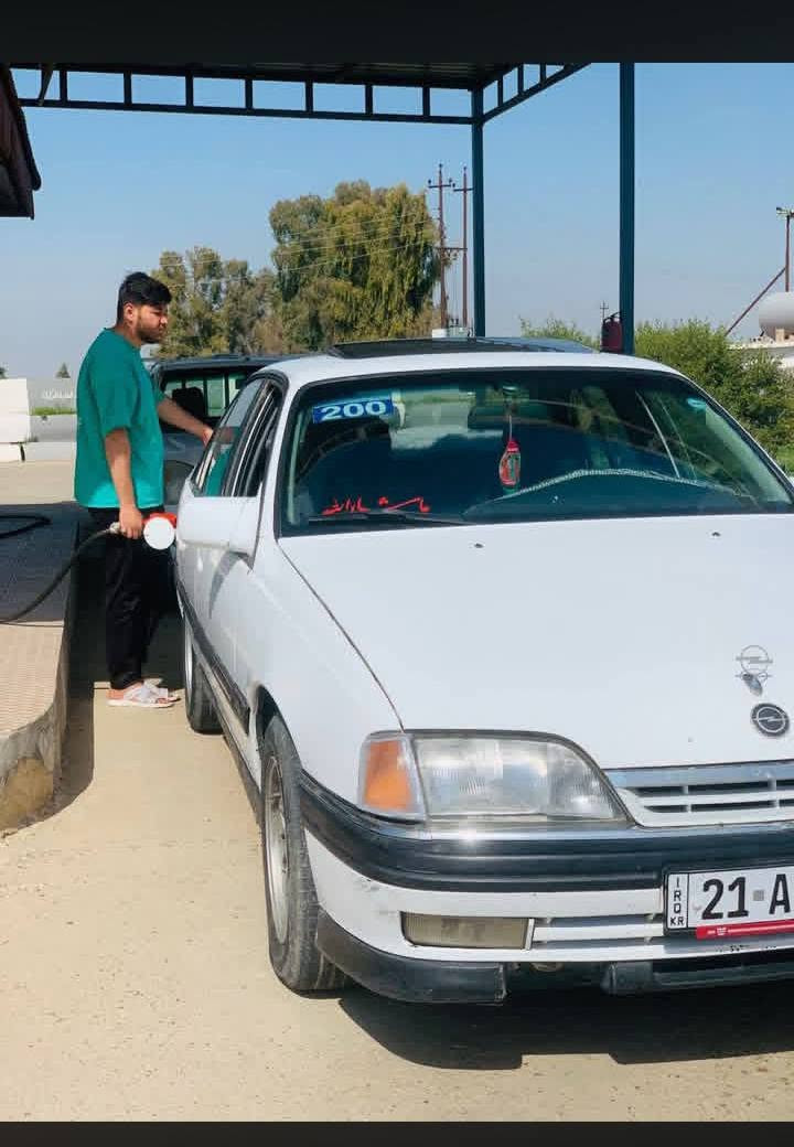 اوبل اوميغا • محرك وكير • بنزين