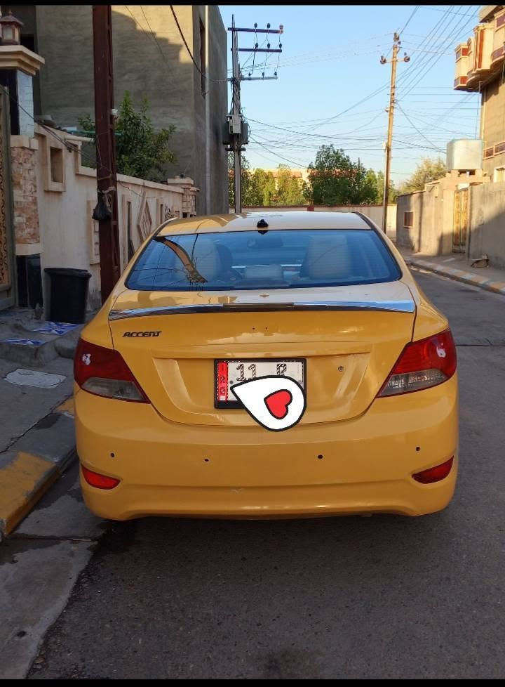 من رخصه الادمن اكسنت للبيع موديل13امريكيه محرك 
 1600 رقم بغداد دولي صدر جديد تبريد ثلج🥶 
غرفه جديده💯 سياره جديد💯 حادثه جاملغ عكس السائق 
الأيمن كير اتوماتيك جديد السعر83وبيه مجال حك الجيه العنوان الفلوجه مكلف بل نشر اتصل على الارقام***********
***********
