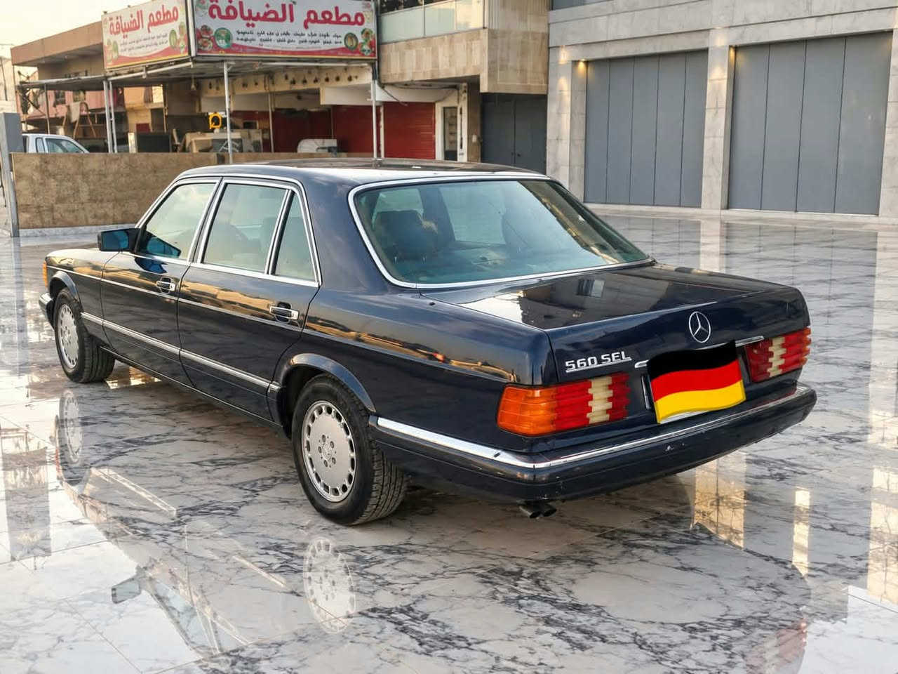 مارسيدس 560 • باب طويل • رقم بغداد