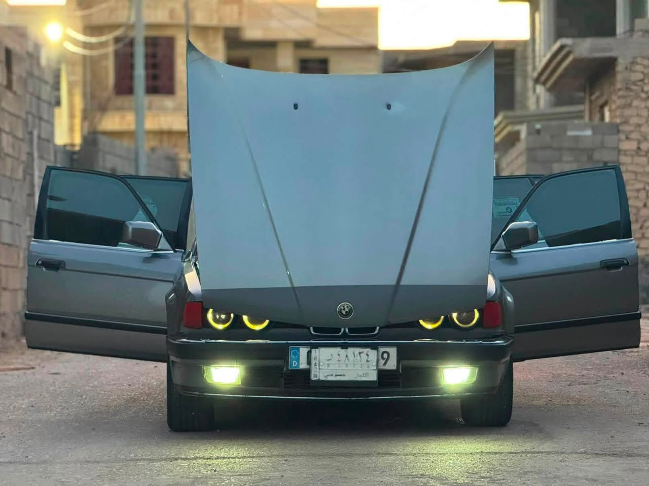 للبيع: BMW 730
🔹 الموديل: 1991🔹 الفئة: BMW 730i🔹 المحرك: 3.0 لتر🔹 ناقل الحركة: أوتوماتيك🔹 نظام الدفع: خلفي🔹 فتحة سقف

🔹 غرفتها نظيفة ومرتبة🔹 المكينة  والكير  كفالة 🔹 نظام تبريد ممتاز مع منظومة تبريد جديدة🔹 مسجل دماّم🔹 نظام صوتي

🔹 السيارة بحالة جيدة ومعتنى بها🔹 سيارة كلاسيكية مميزة ونظيفة وتستحق الإقتناء 🔹 رقم انبار تحويل مباشر (مشروع وطني) 

📌 السيارة جاهزة وترايها للبصرة  السعر: 55  وبي مجال  العنوان قضاء هيت التواصل ***********
