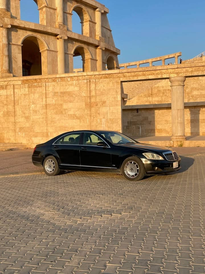 مرسدس S350
رقم كركوك بدون كمرك 
شرعي وكاله 
موصفات خمس بردات 
محرك مرغوب تنفس طبيعي 
حداديه جديدا 
تخم ويل جديد تاير جديد 
السعر 128
***********
