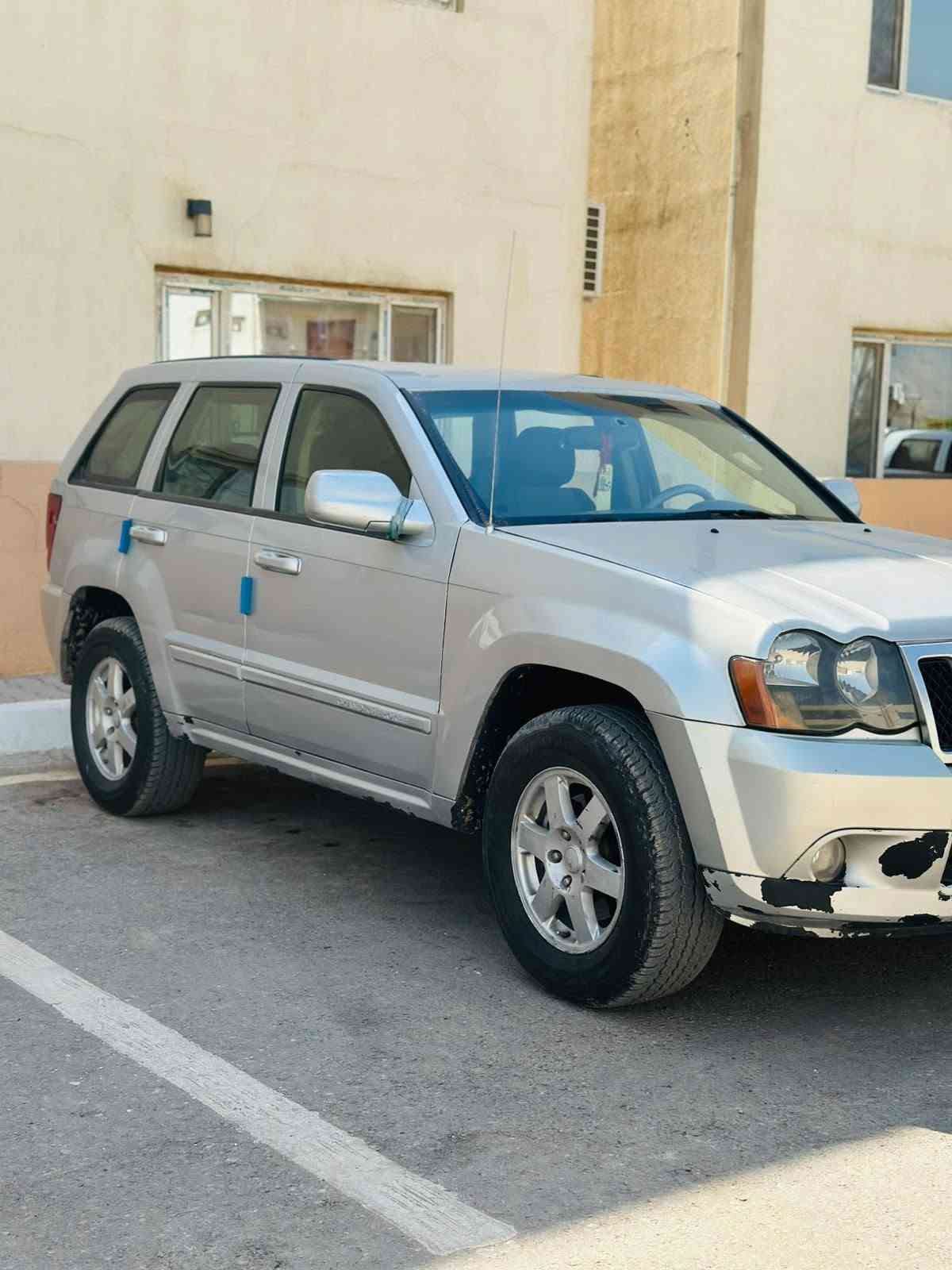 جيب لاريد 2008جديده السعر مناسب  تجي وتقتنع وعيوني اللك
محرك V6 3.7L سته سلندر مرغوب كيرو محرك بشرط  ( سيارا رقم سليمانيه تحويل شرط بسمي )
سياره بدون حادث بيه رشتين بالباب والبالجاملغ بدون دواخل تخم تاير جديد شاده وحداديه جديد سويته وسنويه ولوحات جدد بأسمي 
سياره نضيفه ومال جناي
مواصفات ،  
 -داخل اسود  رصاصي  كهرباء-
  - تحديد سورعة - بلاجكتور -
 - مري كهربا  و ويل كب  بلادي
سياره جاهزه للاتصال ***********
