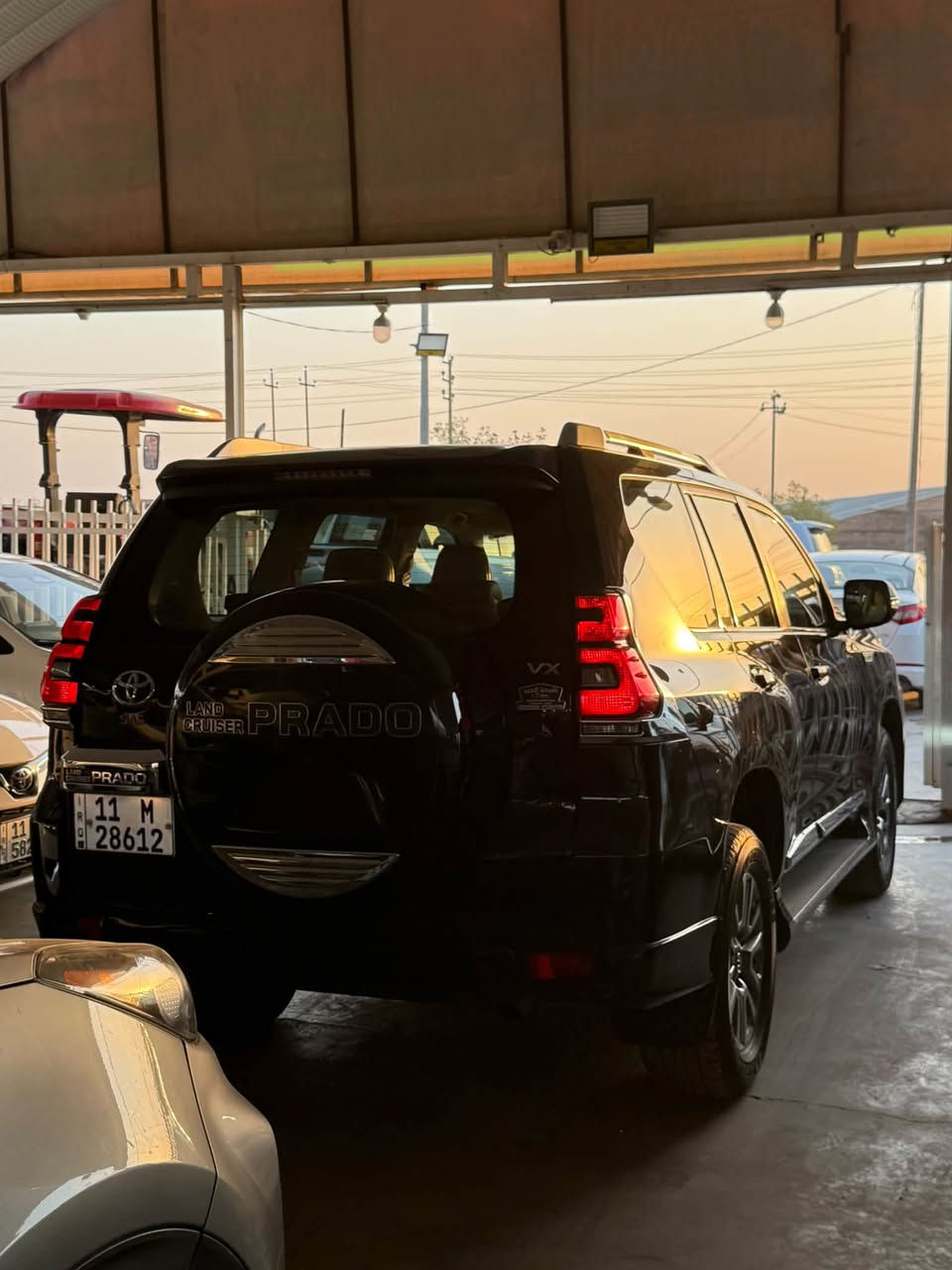 معرض الوطن لتجاره السيارات والمكائن الزراعية
تيوتا برادو 

2019

مغلفة ppf بل كامل

Vx

المواصفات 

* جلد
* مقاعد أمامية كهربائية
* تبريد المقاعد
* ذاكرة مقعد السائق
* فتحة سقف
* تشغيل بصمة / مفتاح ذكي
* تشغيل عن بُعد
* شاشة وسطية
* مثبت سرعة
* مكيف أوتوماتيك
* ثلاجة/صندوق تبريد
* كاميرا خلفية
* كاميرا 360° 
* حساسات أمامية وخلفية
* تحكم بالنزول
* نظام دفع رباعي
* حساسات ضغط الإطارات
* مصابيح LED/زينون متحركة
* كشافات ضباب
* 7 مقاعد
* 8 اربع كاميرات 

للاستفسار الاتصال

***********
