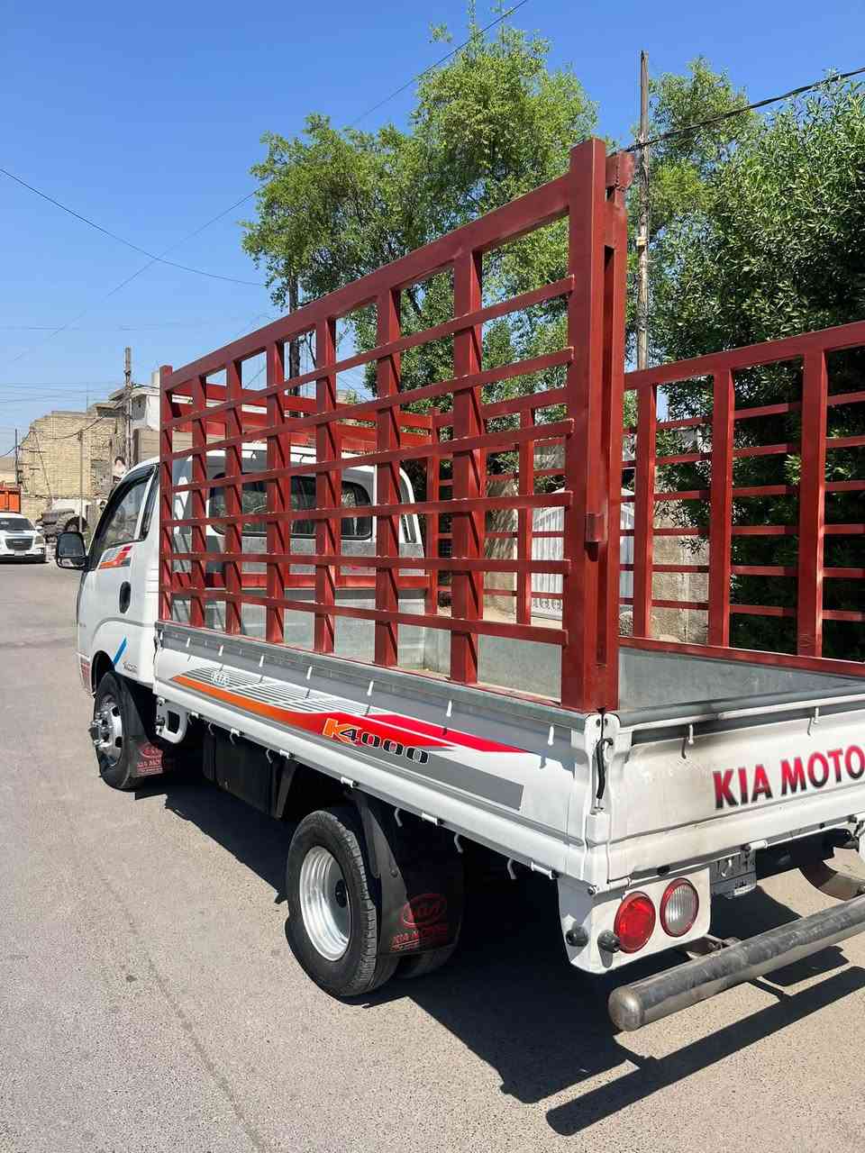 سلام عليكم كيا فحل موديل 2013سيارة جاهزة مكينة كير تحويرة تخم تاير رقم بغداد مشروع وطني للبيع السعر 115وبيهة مجال المكان بغداد ***********
