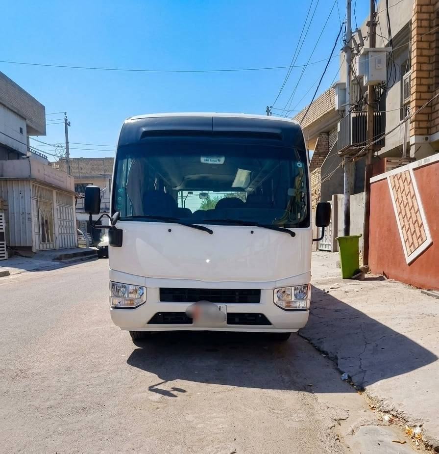 بسم الله الرحمن الرحيم
 تحيه طيبه سیارہ کوستر للبيع فول مواصفات جميع المواصفات المطلوبه 
متوفره في هذا السياره موديل ۱۷ رقم بغداد انكليزي سعر البيع ٤١٠ ومجال قابل للتفاوض 
 ان شاء الله المكان تقاطع درویش
 *********** ☎️
طخم إطارات بريد جستون أصلي ماشيه ٢٤٥ حقيقي النضافه فول مغلفه جميع السياره 
كراسي قلاب ستارکس کشنات جدد السيارة ممشتغله بالشارع عبريه مخلينها بس للجنايز والمناسبات فقط
