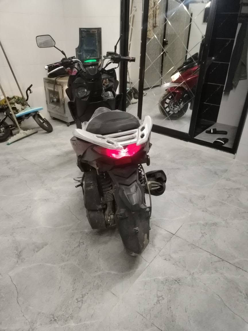 مەکینەی کەپسە 150cc،سلف وهندری کار دەکات،مەکینەی بەشەرتە،کەمی شوختی هەیە،شوینی شکاوی نییە،هەندیک شوینی پیویستی بەتوندکردنەوە هەیە،نرخی 580هەزار کەمیک مەجالی تیدایە،ناونیشان هەولیر گەرەکی کاریزان. أربيل, العراق
