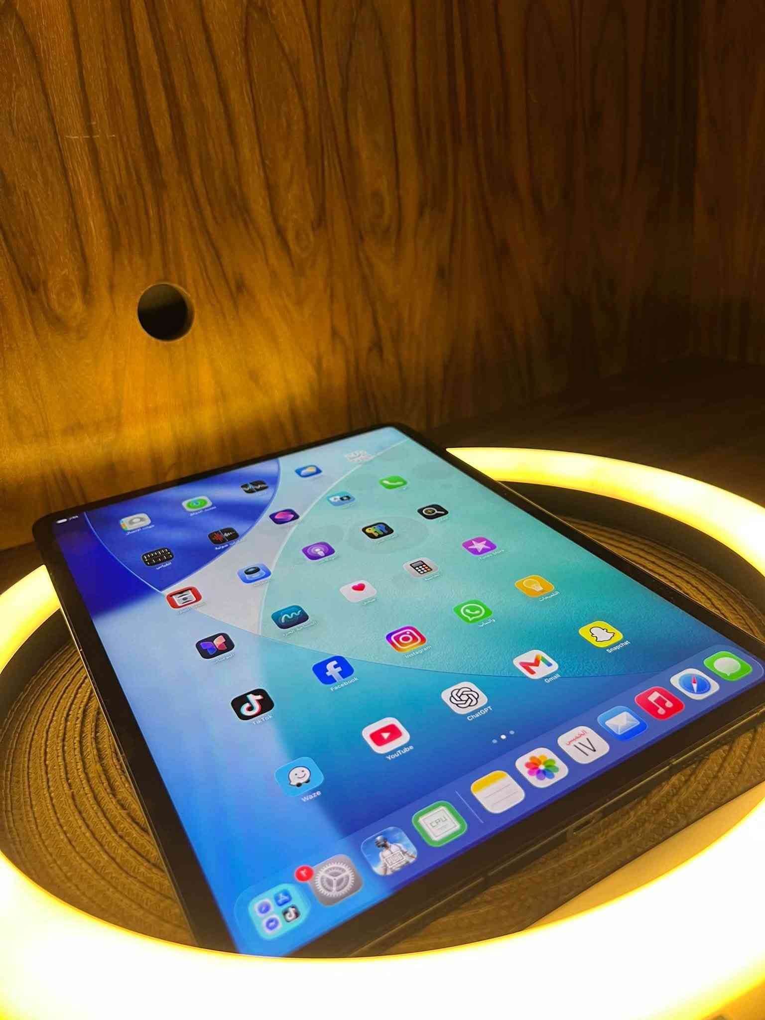 السلام عليكم للبيع                                                                                            ايباد 11برو 13 انج الايباد نسخه السيمكارت يدعم شريحه
اصدار2021( الجيل الخامس) M1 مكفول 
ذاكره 256 ركز مو 128 
بطاريه ب87%حسب الاستخدام بطاريته تخبل  يطول عندي ب الشحن الايباد فقط مبدل كلاسه وزر الي يعلي الصوت واكف
الايباد نضيف  استخدام فقط دراسه السعر 600وبي مجال بسيط للشراي انشالله و لا تكسر بحلال غيرك عنواني بغداد حي الاعلام للاتصال واتساب  او عادي *********** 📞☎️*********** وهذا فقط واتساب
