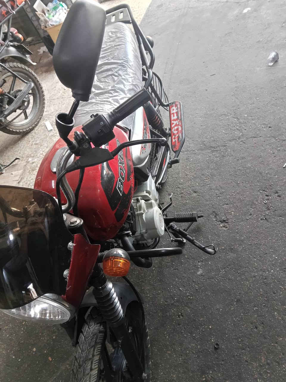 سلام عليكم بوكسر موديل 20 رقم بغداد محدثه 23 كلشي بيها جديد مال وكاله محركه مجفت وكاله بعده بل ضمان شاصي بي فطر ولحمته لحيم كلش قوي الدراجه خير من الله نقص بس الجاملغ الامامي فقط بدون نواقص الدراجه السعر مليون و400 بيها مجال للطيبين مكاني بغداد السيديه ***********
