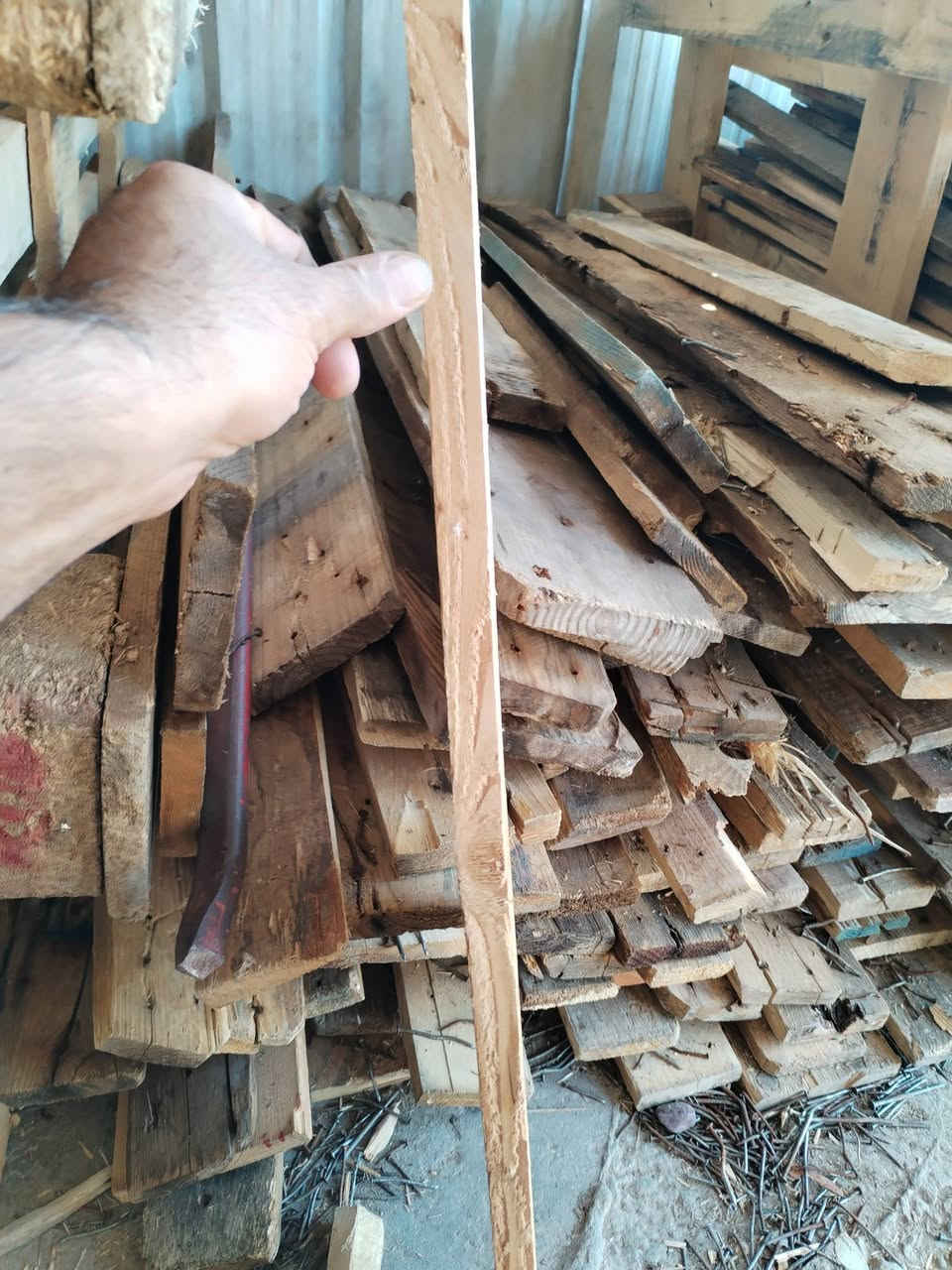 سكيب خشب نظيف قياس 120 /100
السعر 4500 بغداد البياع ***********
