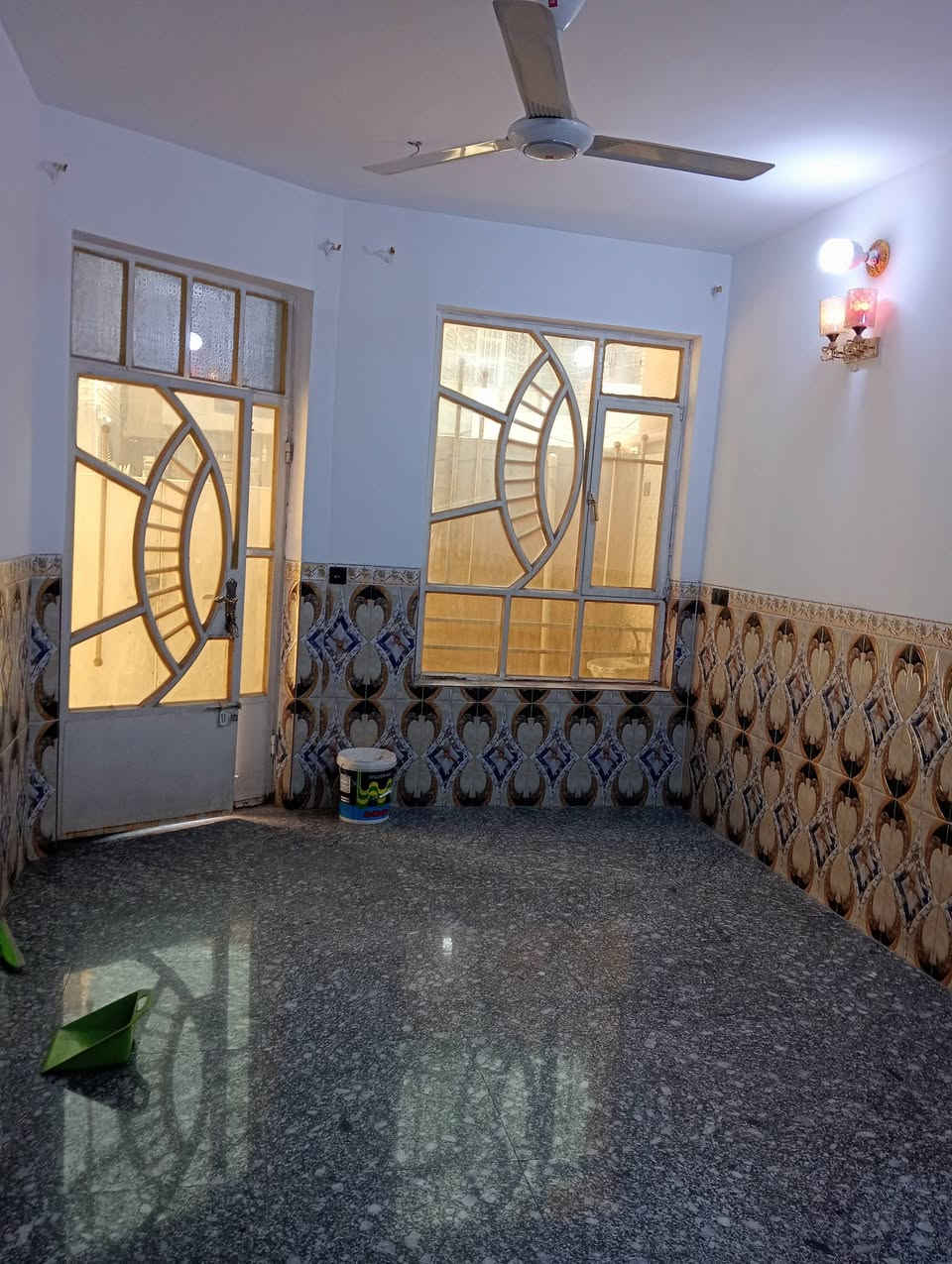 السلام عليكم
الدار للبيع مساحه 100 متر ( 5×20 )
قرب جامعة الكيلاني(شارع عبيد)
للأستفسار :***********

