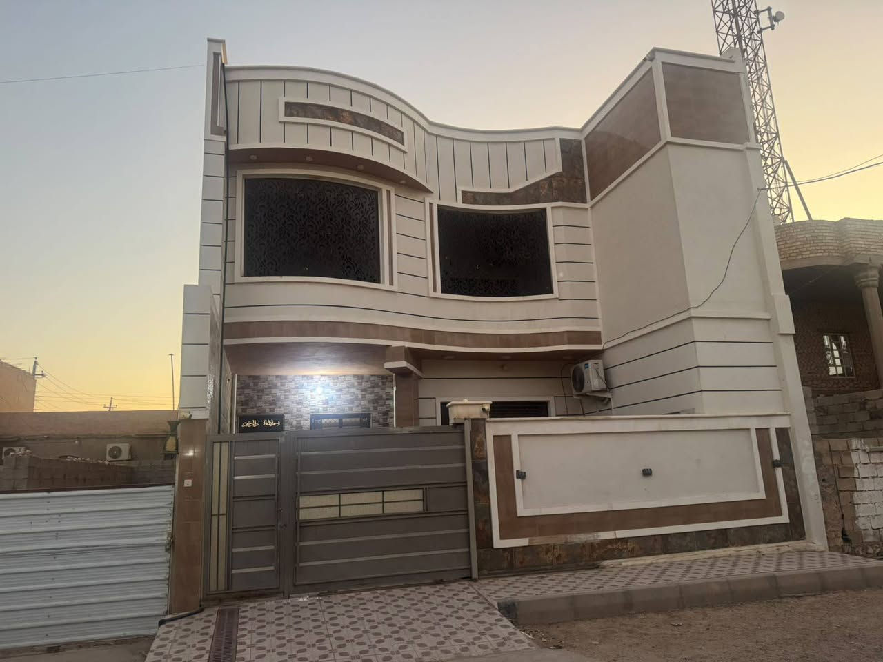 السلام عليكم يوجد لدينا البيت طابقين لبيع طابو صرف 

مساحه ٢٠٠

لوجه ١٠متر 
نزال ٢٠متر

موثث كامل مع سبالت 

مواقع البيت 

الرمادي تأميم 

٥كيلو قرب جامع الشهداء 

شارع ٨متر 

السعره ١٨٠مليون

للمزيد من التفاصيل يمكنكم زيارة مكتبناا مكتب العين العقار ع شارع 40 مدخل الصوفيه الثانية 

او الاتصال على الارقام 

***********
***********
***********
