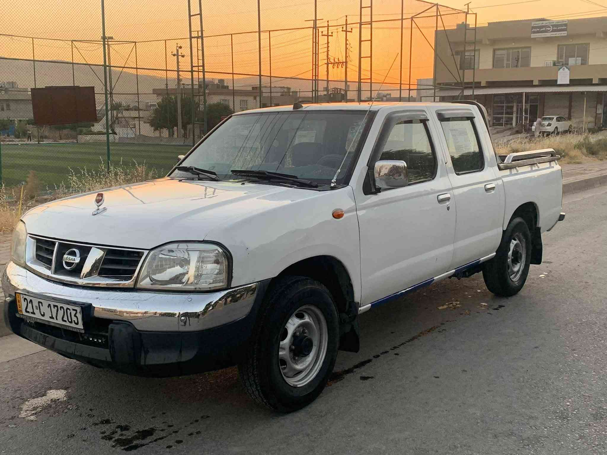 نیسان پیکاب ٢٠٠٦ سەنەوی تا ٢٠٢٩ تازەیە بەناوی خۆمانەوەیە هەزەی تازەیە خرامەو تەحویل و وەکەلات بەشەرت دەعم و لێدراو بەشەرت وەرگەراو بەشەرت سەیارەکە تێزابی بەسارە رژاوە بۆیە ئەو لایەشی بە بۆیاخ دانراوە سۆنەرەکەیم داناوە 
مەکینەی نەکراوەتەوە بیلادە سەیارەکە هی ماڵە هی مەعرەز نیە زۆر ڕێک و پێک و تازە ماوەتەوە
٩٨ مەجالێکی کەم
***********
