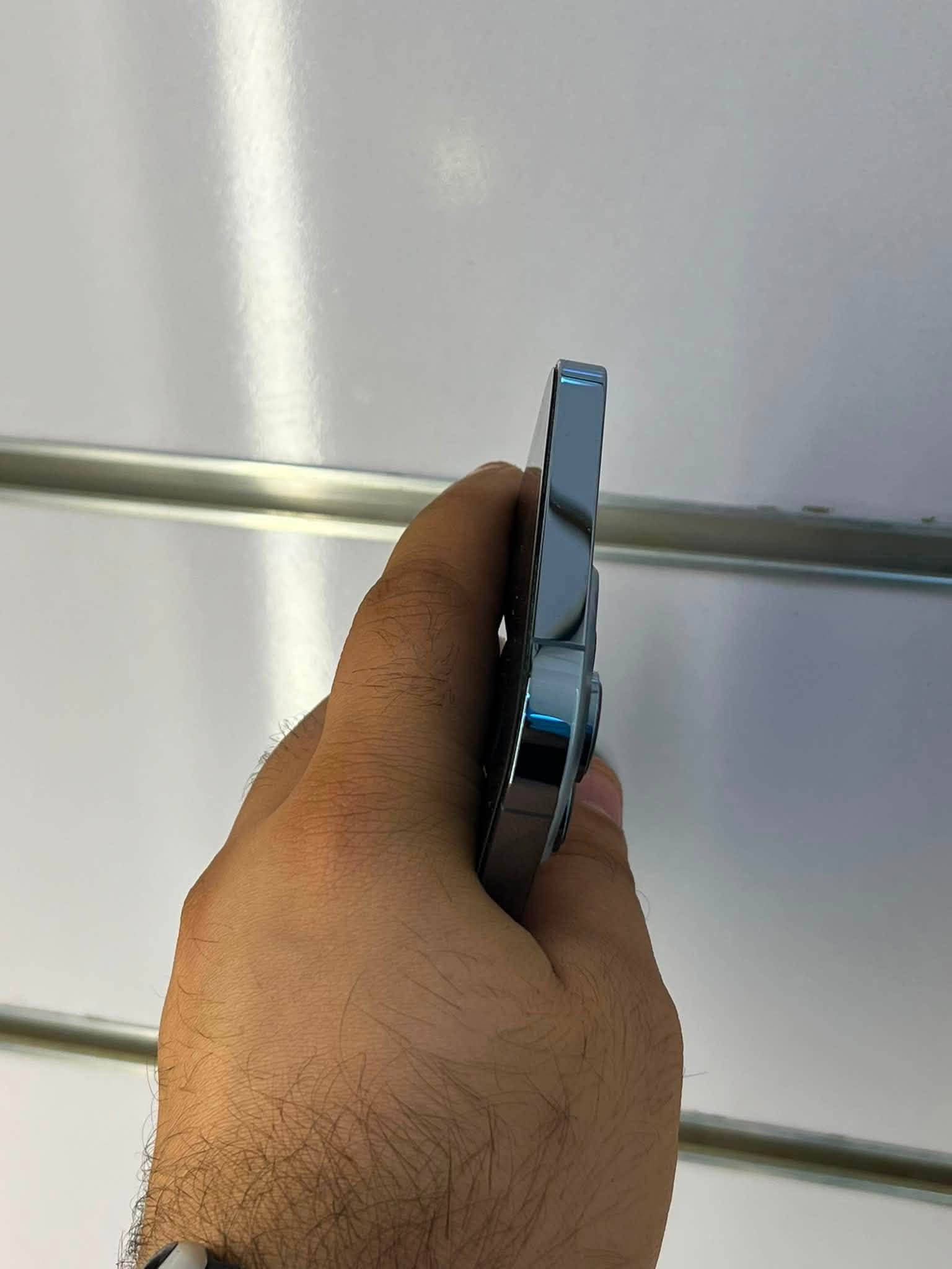 ✔️iPhone 13 Pro Max
ايفون 13 برو ماكس  بحري

ذاكره 128

بطاريه 7 شرط مامصعد ولا مفتوح 

نضافه الجهاز 100‎%‎ وتر بروف ضد الماي شرط

تك سيم 

نموذج m

موصل حي السكر  

توصيل ماعندي

السعر 625 الف

 ماداخل اي صيانه وضع شركه اذا ماحبيت تاخذ الاحسن منه

***********
