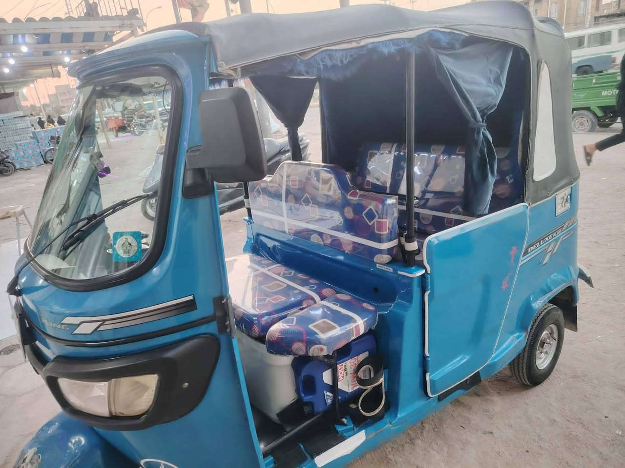 مكلف بنشر تكتك مديل 22طالعه بال23 رقم وسنويه تحويل ثاني يوم كفاله المكينه بيه ضربه بالغد وراجعه بارد ابد مامبينه التكتك مخزونه ابد ماطالع بيهه شاهد الله وهذه رقم صاحبه ‏‪لا تراسل خابره
***********
