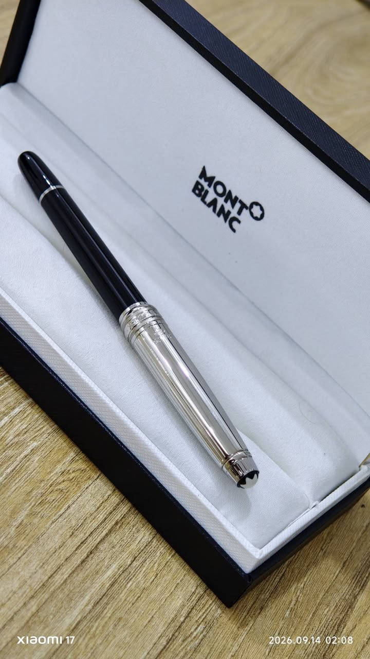 Mont blanc pen 
قلم مونت بلانك ماستر ستوك سوفت 
فضة عيار 925
أصلي 
كامل ملحقات 
جديد غير مستعمل 
#سعر بعد الخصم 250 ألف 
***********
يوجد خدمة التوصيل
