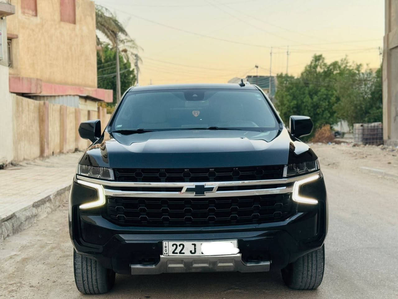 السلام عليكم تاهو  2023  خليجي مضلل بالسنوية فئة LS وكاله المنصور  علامة سوداء مكفولة كفالة حتى الدعاميات 
اصبعين PDR فقط بلجاملغ الخلفي كفاله من الفتح
رقم شمالي اربيل انكليزي محرك 8 سلندر 5300
المواصفات 
 • بصمة تشغيل وأبواب تشغيل عند بعد
 •مقعد السائق قابل للتعديل كهربائيًا بـ8 وضعيات.
• مقعد الراكب الأمامي قابل للتعديل 
• صف ثاني قابل للطي بنسبة 60/40.
• صف ثالث قابل للطي بالكامل لتوسيع مساحة التخزين الخلفية
• نظام دخول ذكي بدون مفتاح (Keyless Entry)
• إضاءة داخلية LED
• دعم Apple CarPlay وAndroid Auto (لاسلكي)
• كاميرا رؤية خلفية عالية الدقة
•اوتو هولد
•كشنات كهرباء
•رادرات اماميه وخلفية وجانبية
• تنبيه الاصطدام الأمامي.
• فرملة طوارئ تلقائية.
• نظام الحفاظ على المسار.
• مساعد التوجيه.
• إنذار المشاة الأمامي.
• مساعد الإضاءة العالية التلقائي.
• كاميرا خلفية.
• حساسات ركن خلفية.
• نظام StabiliTrak للتحكم الإلكتروني بالثبات
السياره جديده جدا بمعنى الكلمه على وضع الشركه 
مابيها اي نقص السعر 415 
للاستفسار ‏*********** حلة, بابل
