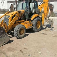 حفارة جي سي بي  موديل 2000 بحالة جيدة المحرك والكير تجفيت جديد مكفولات...