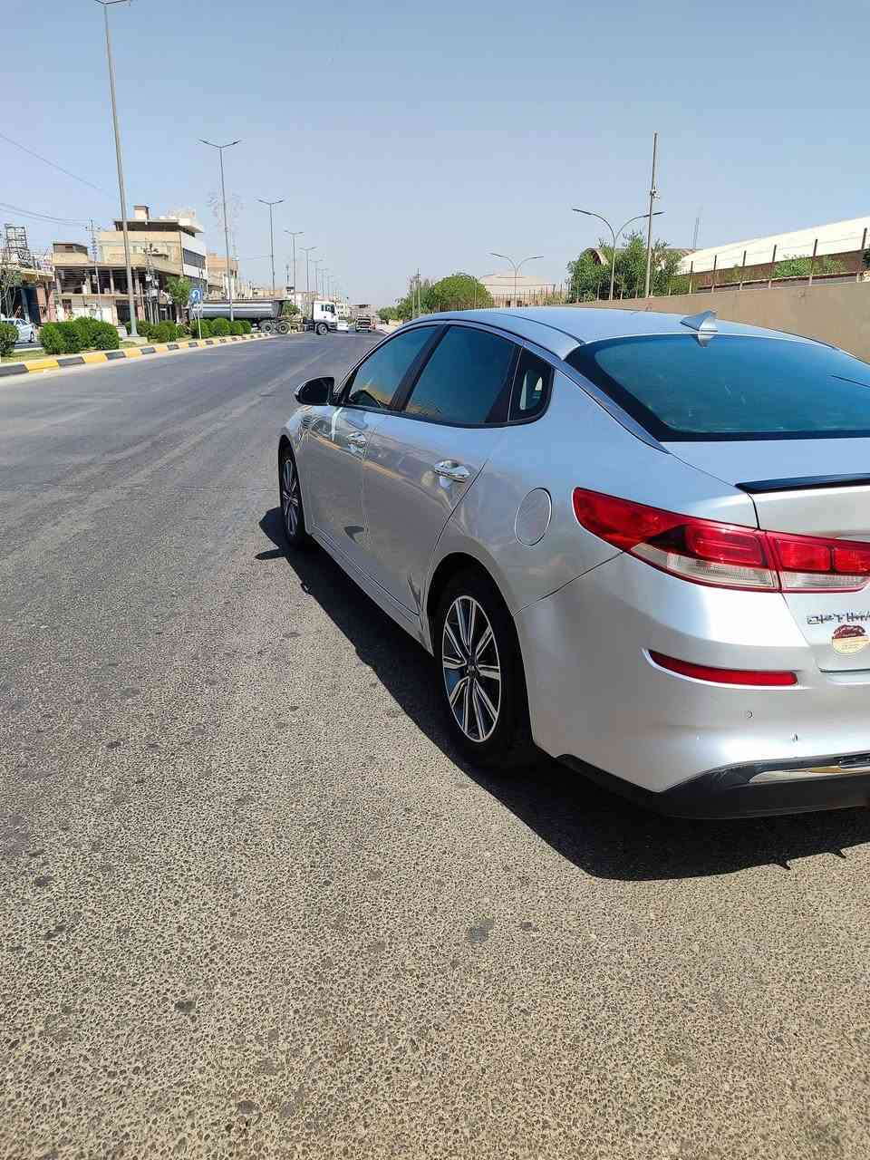 سلام عليكم 
 اوبتما 2020 امريكي محرك 2400
بيها جاملغ وباب صبغ خلفي جهة السايق وبنيد مبدل 
ماشيه 130
مكان كربلاء 
***********
