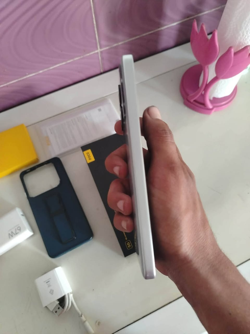 سلام عليكم
Poco x 6 pro 5g مستعمل قليل 
كامل ملحقات شاحنته امل 67W
512 ذاكرة 
رام 24 
ببجي 120 
شاشه 120 
دبل شريحه 
سعر325 سعر ثابت 
مكاني بغداد زعفرانيه 
رقمي ***********
