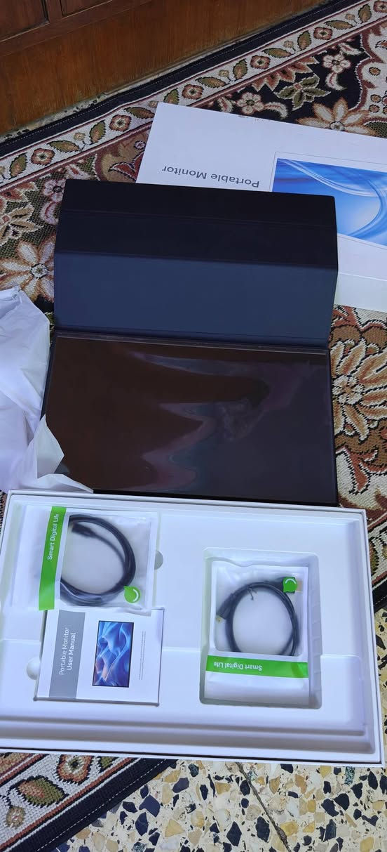 شاشة محمولة • ١٨٫٥ بوصة • ١٢٠ هرتز