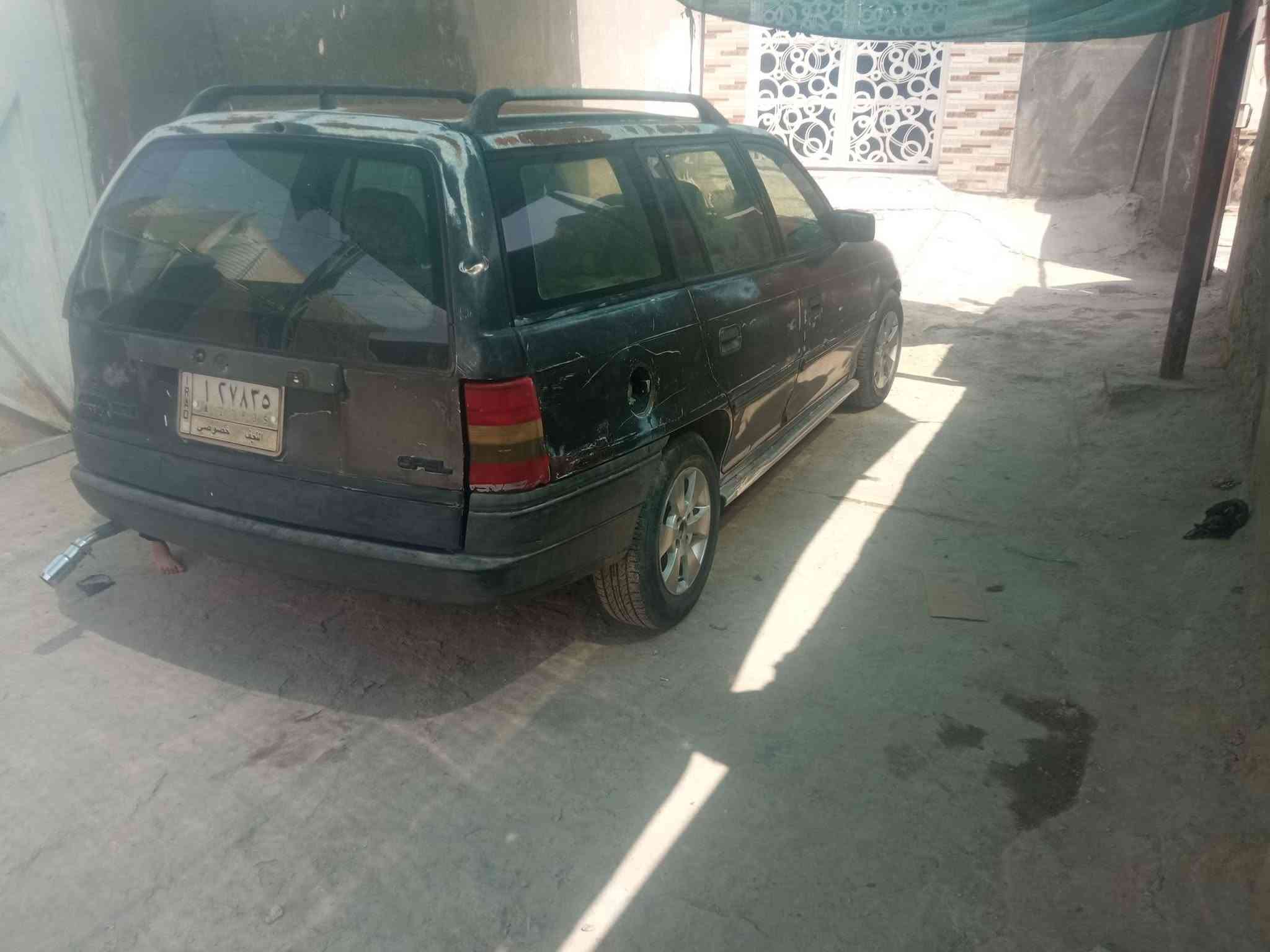 اوبل استرا موديل 93 كير مكينه نظيفات كير تماتيك حدادي وسط سياره بلادي تحتاج بس صبغ بسمنه مكان سياره بلحله سعر 23 وبها مجال بسيط ***********
