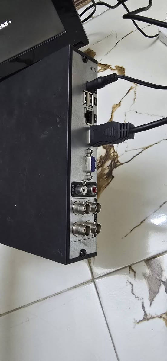 جهاز dvr كاميرات مراقبة نوع دهوا الاصلي شغال 
فقط مكان الهارد ما يشتغل
السعر 15 الف قفل
كاميرات دهوا الاصلي بيهه فلاش عدد 4
سعر الواحدة على 10
واذا الكاميرات مع الجهاز سعر 50 قفل
علما انه الكاميرات مع الجهاز دهوا الاصلية

عنوان كركوك ، روناكي قرب جامع ذي النورين 
*********** كركوك, العراق
